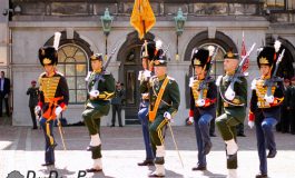 Grenadiers en Jagers herstellen vooroorlogse Haagse traditie in ere