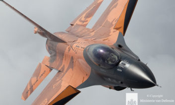 F-16 demoteam debuteert zondag boven Volkel