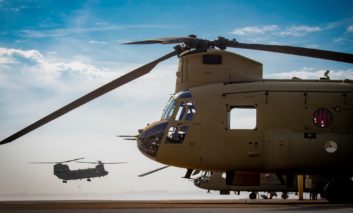 Boeing levert eerste CH-47F Chinook aan de Koninklijke Luchtmacht